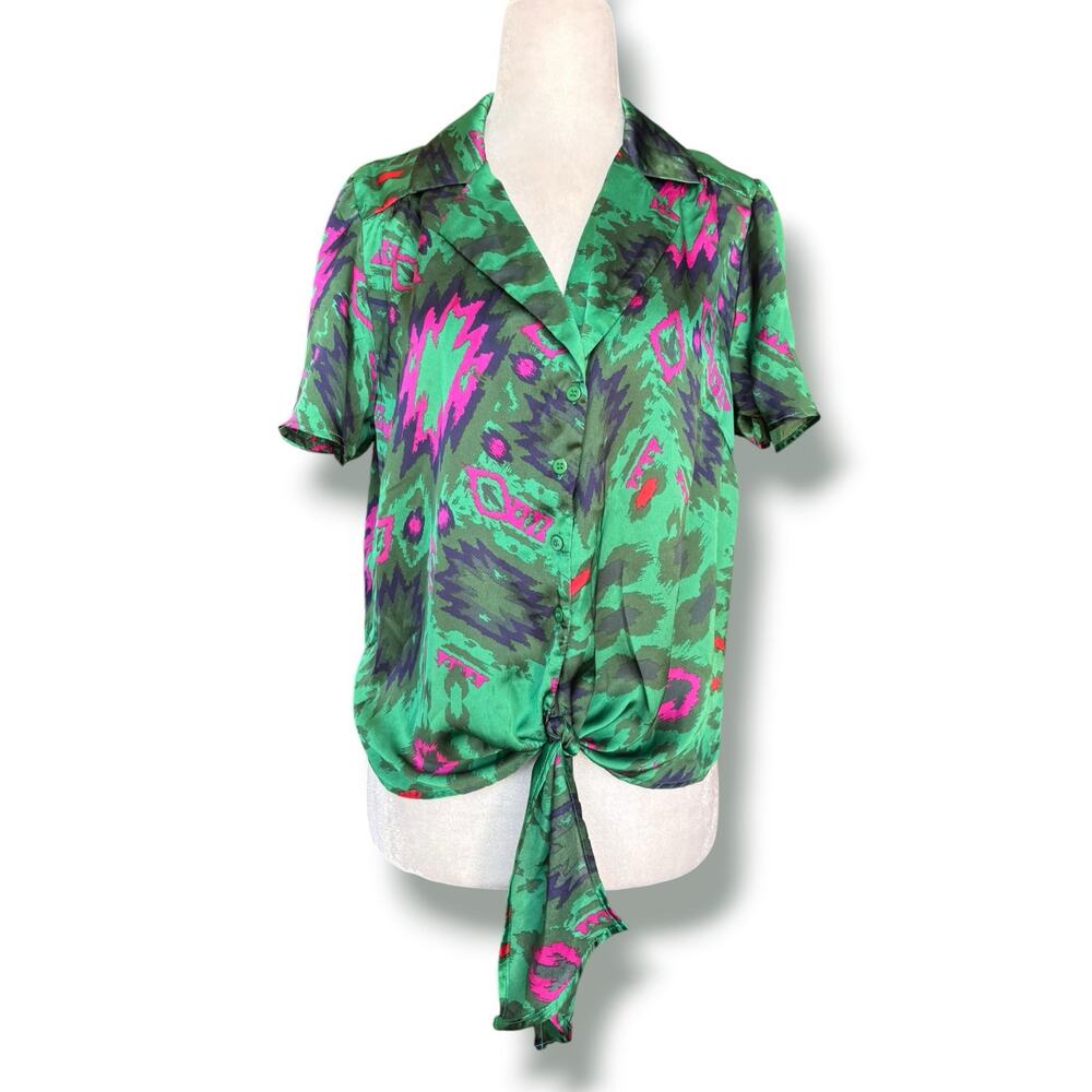 Eclair Green Abstract Tie Front Blouse Size Small Satiny Boho Artsy Button Front